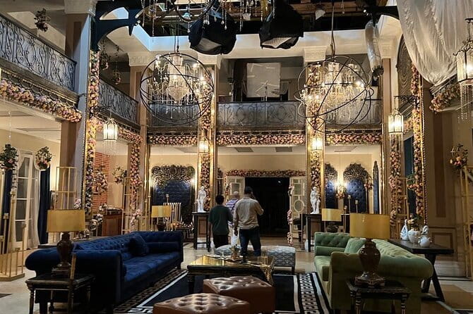 Private Bollywood Tour with Transport - Dance, costumes, makeup, and how songs get made