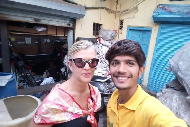 Private Bollywood with Slum Tour Inclusive of Guide and Transport - Getting around: pickup, timing, and what 5–6 hours feels like