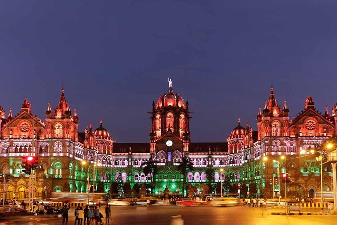 Private Custom Mumbai Tour - Colaba basics: Gateway of India and the royal landing story