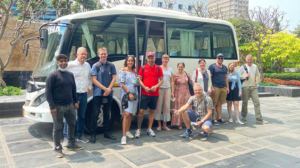 Private Full Day Mumbai City Sightseeing & Dharavi Slum Tour - Dhobi Ghat and Malabar Hill: Everyday Work Meets Big Views