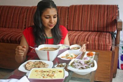 Private Market Tour and Vegetarian Cooking Class in Mumbai - The 30-minute covered grocery store stop (and why it matters)