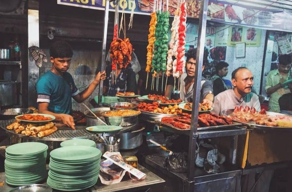 Private Mumbai Street Food Tasting Tour - Starting in Fort: How the tour moves from street hub to street hub