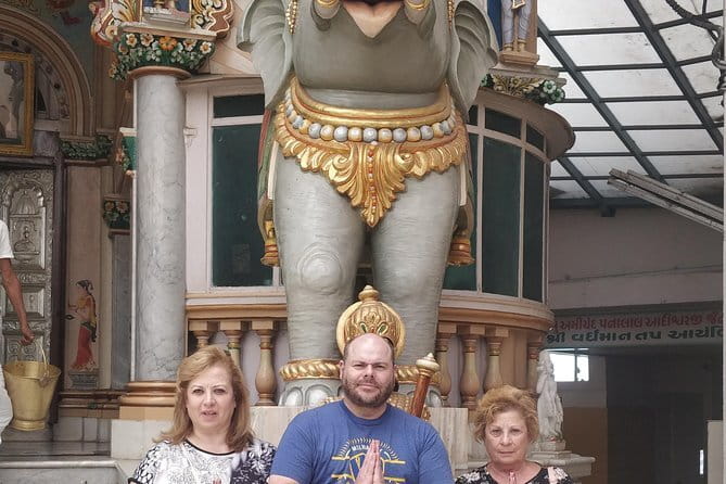 Sacred sites Mumbai tour: Hinduism, Christianity, Judaism & more - The guide makes or breaks a faith tour