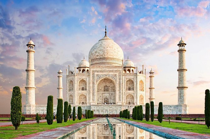 Same Day Taj Mahal/Agra Tour from Mumbai By Return Flights - Breakfast, buffet lunch, and staying comfortable all day