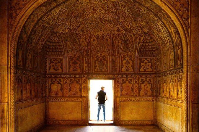 Same Day Tour from Mumbai to Taj Mahal and Agra With Flights - Back to Mumbai: arriving at night, ending at the original pickup spot