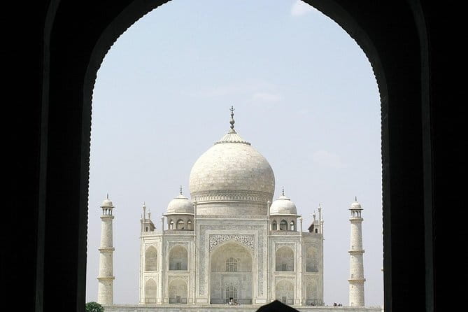 Taj Mahal Day Trip Including Same Day Flights from Mumbai - The private drive to Agra: what you’re really buying