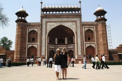 Taj Mahal Day Trip Including Same Day Flights from Mumbai - Getting to Delhi: flights, meals, and flight-day comfort