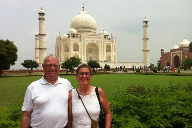 Taj Mahal Day Trip Including Same Day Flights from Mumbai - Price and logistics: why this costs $294 and who wins