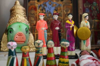 Traditional Indian Immersive Cultural Experience - Stop 1 in Worli/Prabhadevi: Entering The Private Collection Of Dolls, Masks, And Figurines